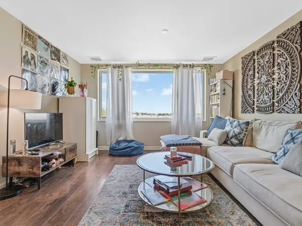 30 Chelsea St APT 707, Everett, MA 02149