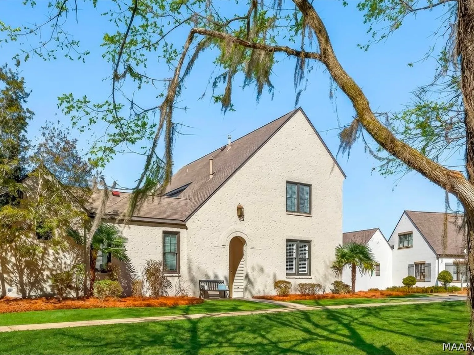 4 bed, 2.5 bath, 2440 sqft, $2,800 — Photo 2