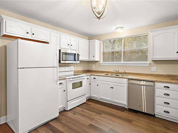 4th image of 312 E 34th Ave
