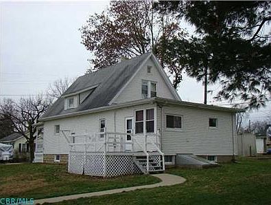 2nd image of 711 E Pleasant St