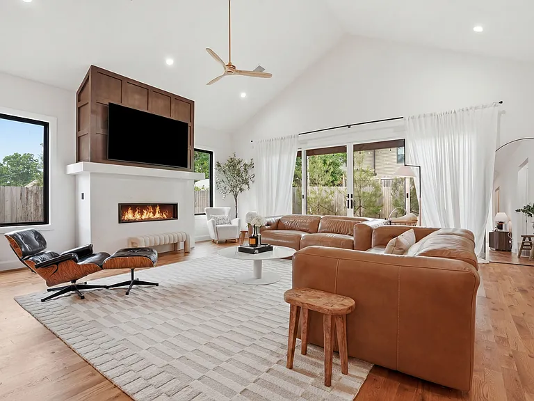 3917 S Madison Ave — Photo 19