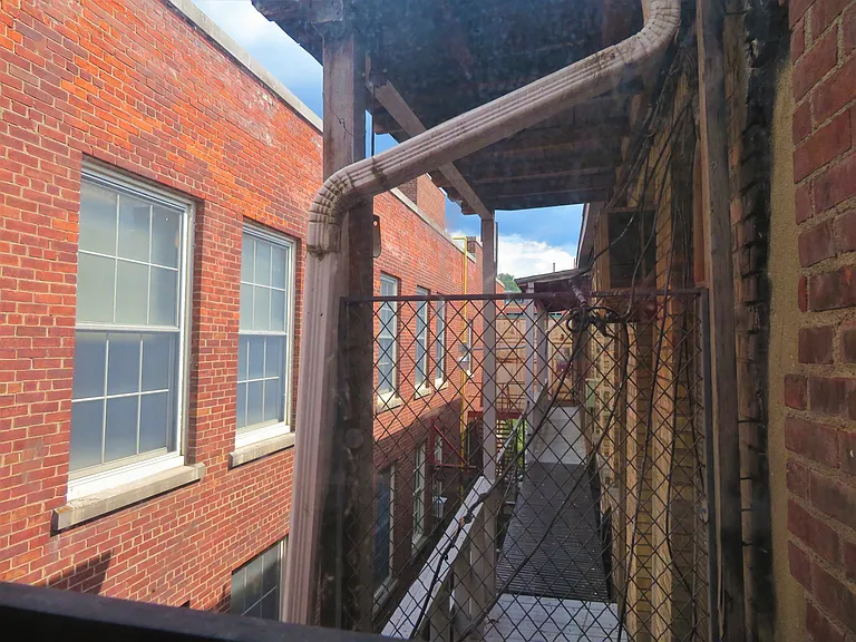 111 S Cayuga St — Photo 44