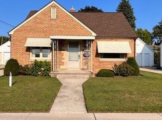 1135 S 26th St, Manitowoc, WI 54220