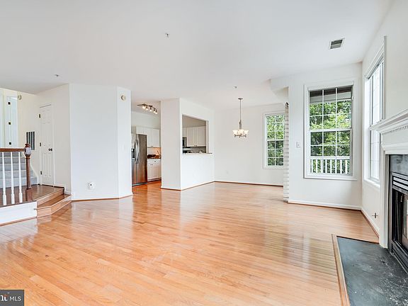 5th image of 4657 Longstreet Ln APT 201