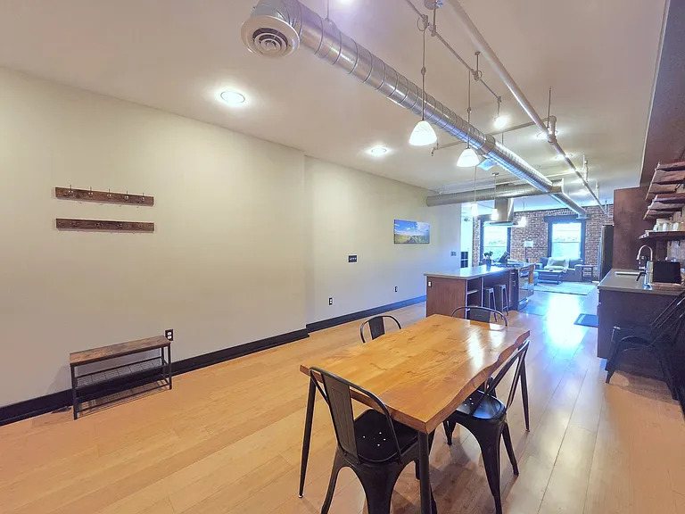 401 W 1st Ave #2 — Photo 9