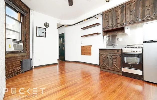 Rented by PocketBroker Inc | media 16