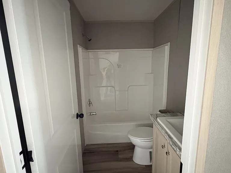 507 Mercedes St — Photo 12