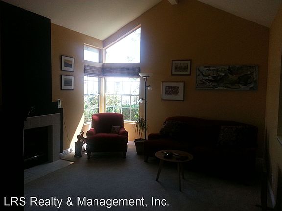 5th image of 731 S Tourmaline Ct