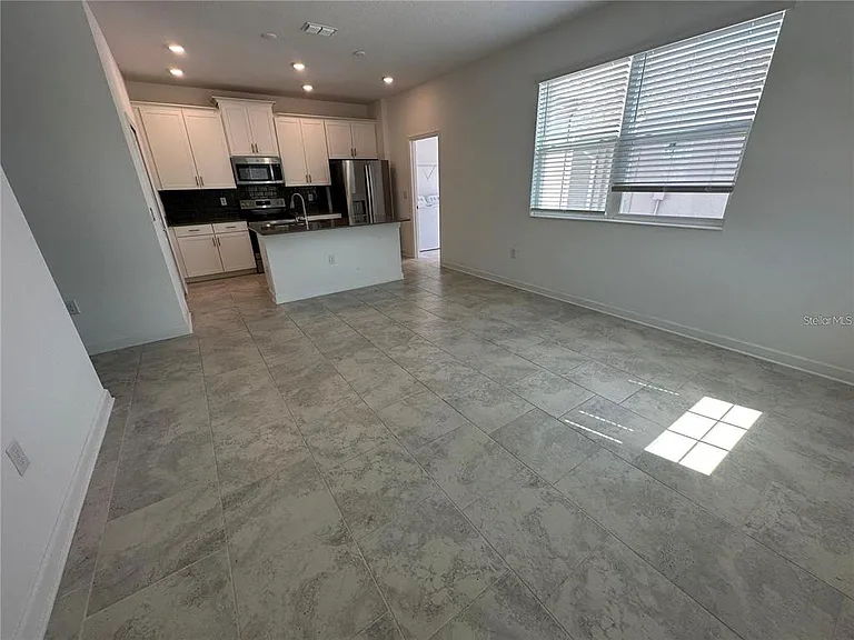 2911 Addison Blvd — Photo 6