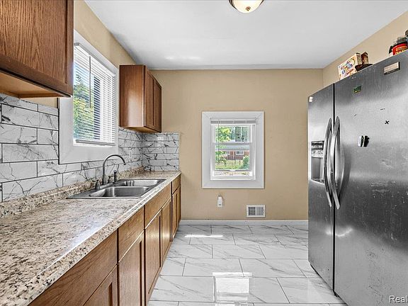 4th image of 11154 Whithorn St