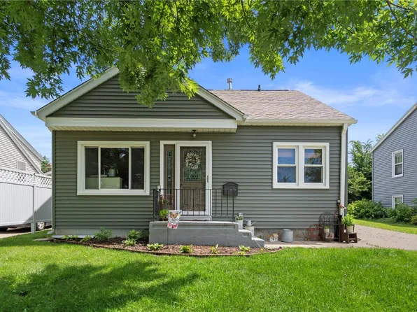 1120 24th St SE, Cedar Rapids, IA 52403