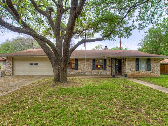 4th image of 2902 McElroy Dr