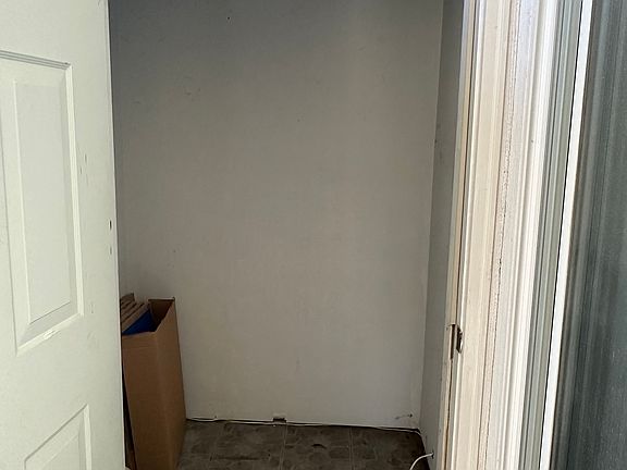2nd image of 148 Waters Edge Dr