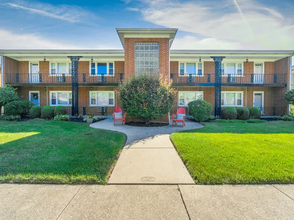 1427 Homestead Rd APT F, La Grange Park, IL 60526
