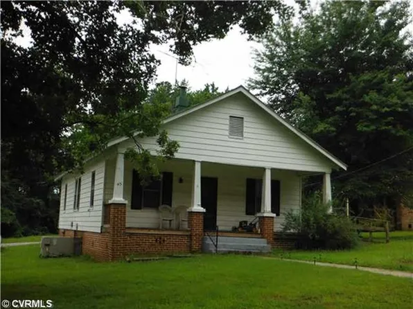 415 Nottoway Ave, Blackstone, VA 23824