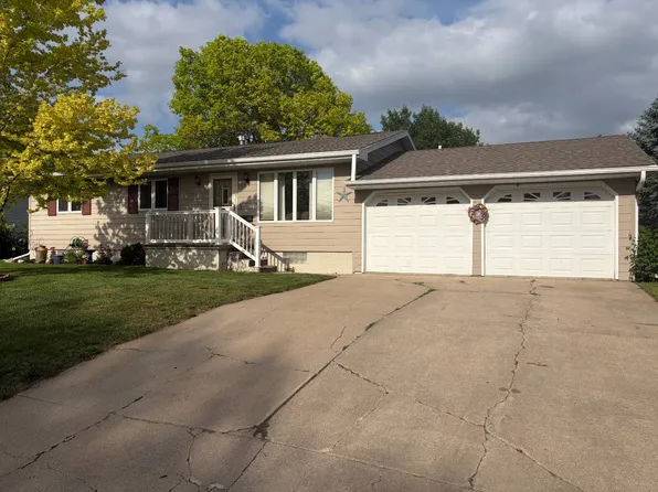 103 S East St, Neligh, NE 68756