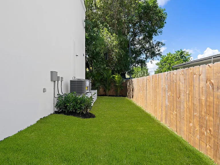 1401 NE 16th Ave — Photo 35