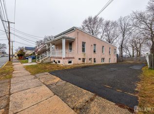 86 S Fulton St, Woodbridge, NJ 07095