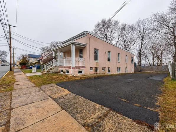 86 S Fulton St, Woodbridge, NJ 07095