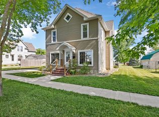 306 & E Broadway, STANWOOD, IA --