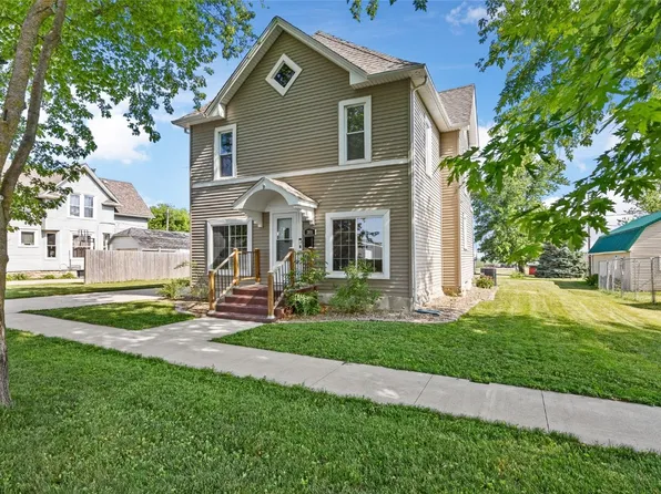 306 & E Broadway, Stanwood, IA