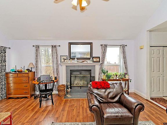 4th image of 336 Meadowlark Dr
