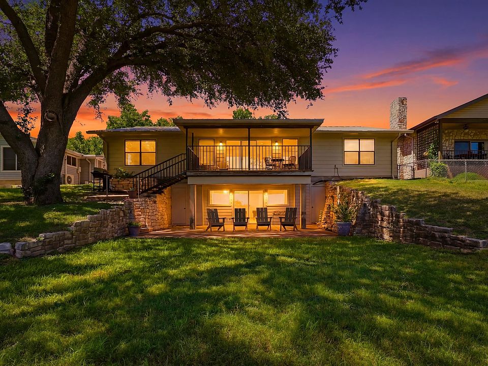 1st image of 3000 River Oaks Drive