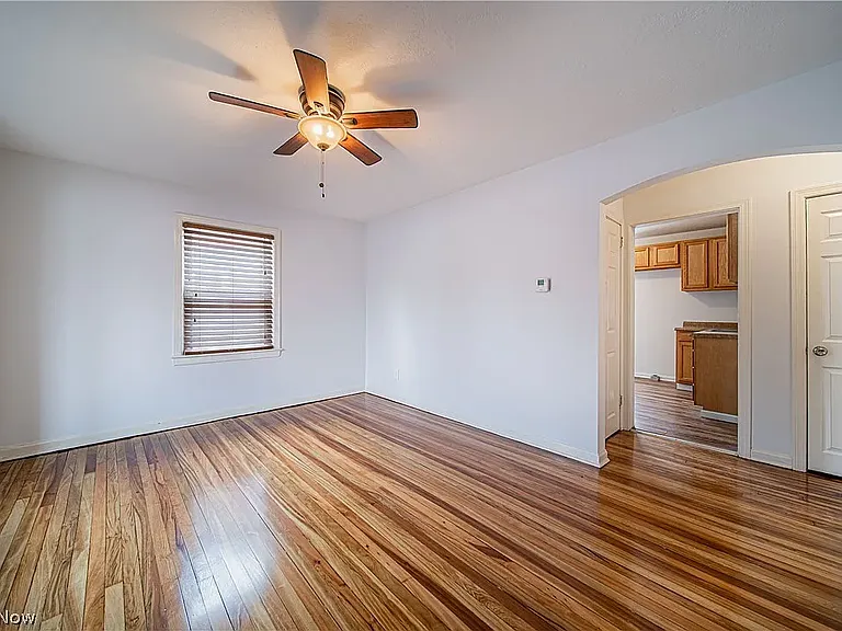 25770 Farringdon Ave — Photo 4