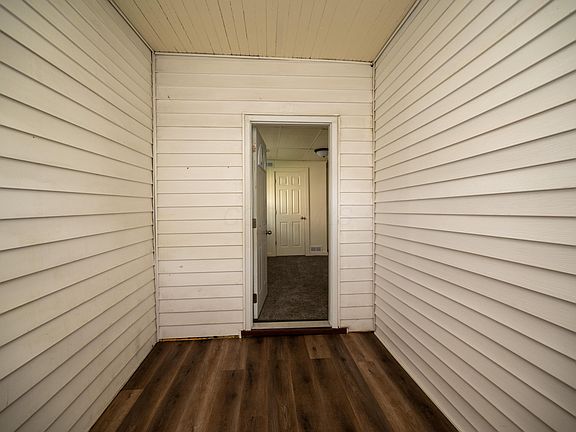 5th image of 716 Herman St