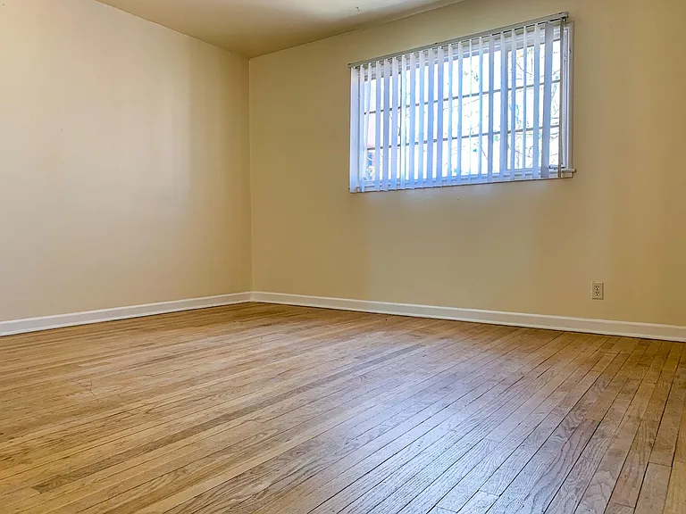 2 Bedroom with Hardwood Floors — Photo 23