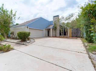 11030 Bellbrook Dr, Houston, TX 77096