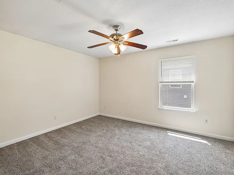 5003 Clifton St — Photo 32