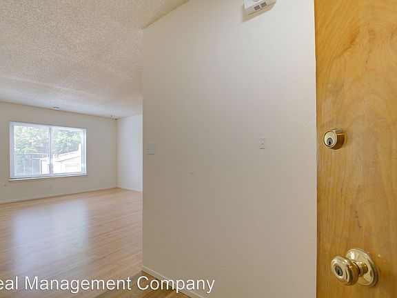 4th image of 1332 California St APT 10