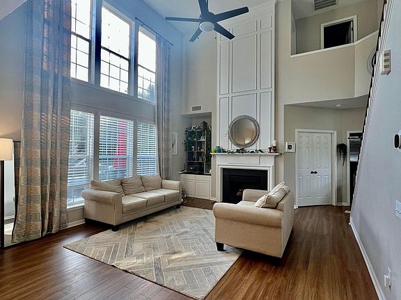 2nd image of 3804 Manor House Dr