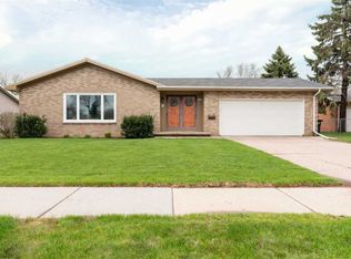1723 Southland Ave, Oshkosh, WI 54902
