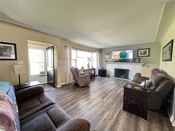 5th image of 775 Brookfield Ave