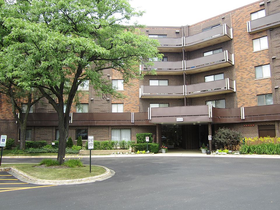 1st image of 850 Wellington Ave Unit 320