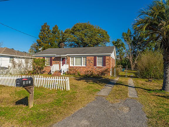 2nd image of 405 Sarah Dr