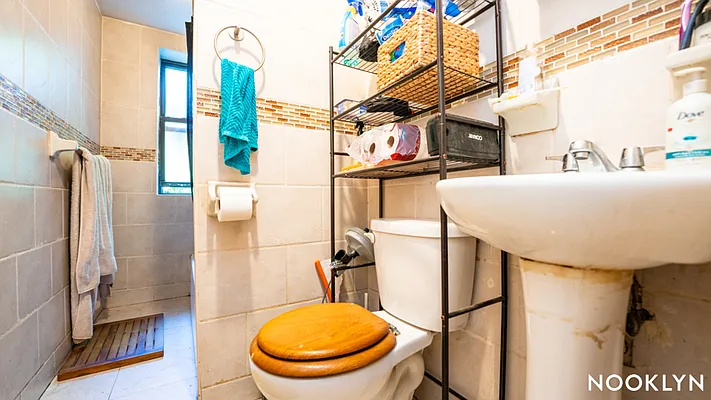 Rented by Nooklyn NYC LLC | media 23