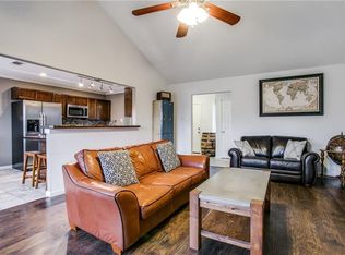 404 Live Oak Dr, Euless, TX 76040