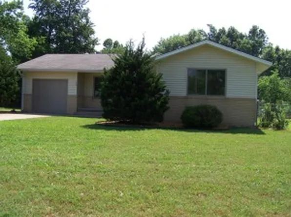 125 S Cherokee St, Grove, OK 74344