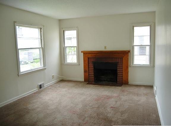 3rd image of 3422 Girard Ave N