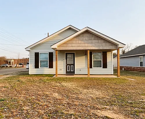 2430 College St Photo 1