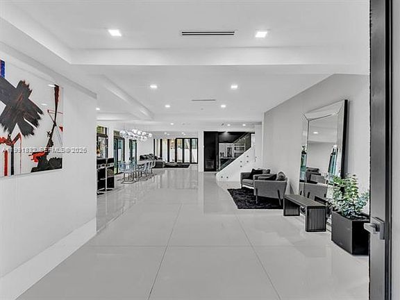 5th image of 3010 Alton Rd