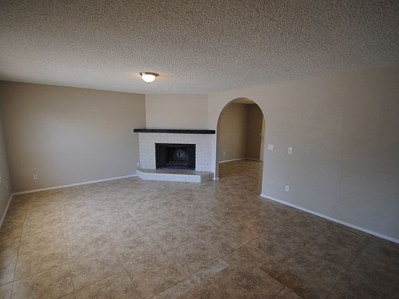 3rd image of 8337 W Clarendon Ave