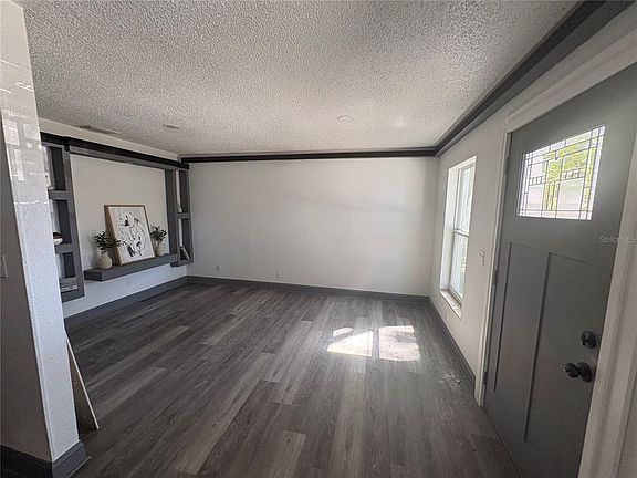 3rd image of 7019 N WILLOW AVENUE