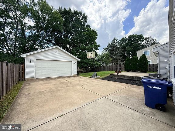 3rd image of 507 Alabama Dr