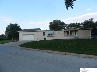 315 E Calhoun Dr, Fort Calhoun, NE 68023