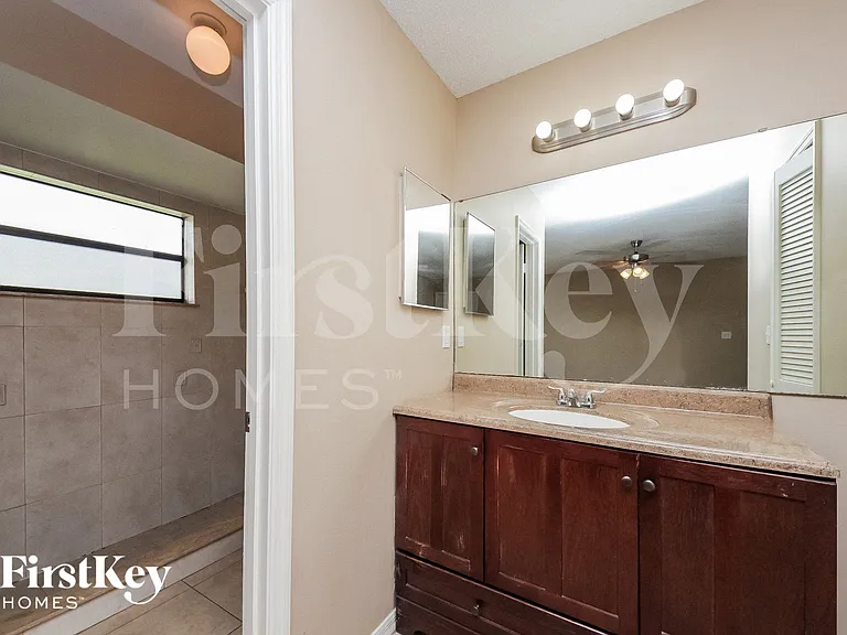 143 Dorchester Ct — Photo 9