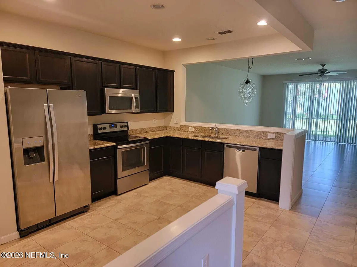 Building Photo - 6791 Roundleaf Dr